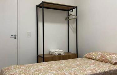 Apto completo com 02 quartos climatizados, estacionamento e portaria 24 horas, próximo ao Aeroporto! - Foto 21