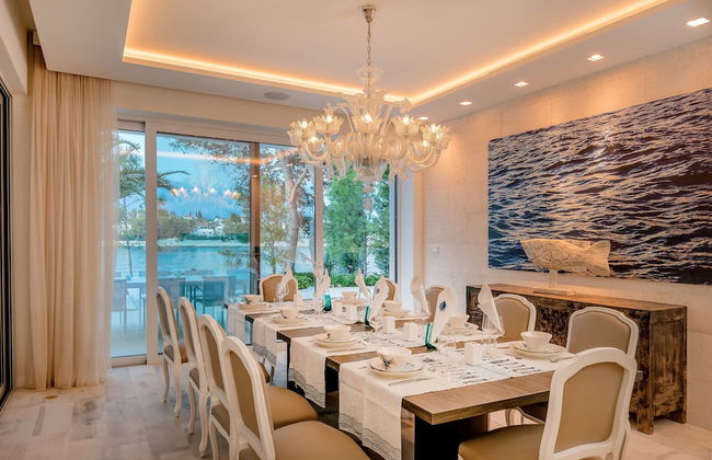 Beachfront Villa Seven Sins with Pool - Foto 11