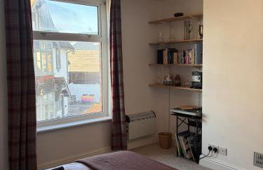 Harbourside 1 bed flat with sofa bed 30 secs from the sea - Foto 5