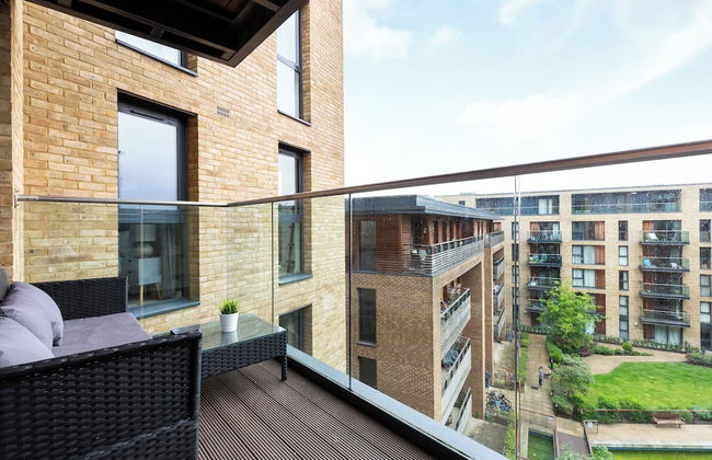 Idyllic 2 Bed Flat with Balcony in Canada Water - Foto 30