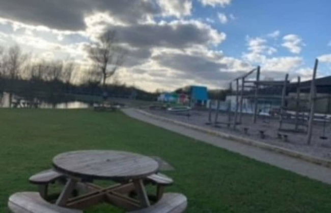 1 Bed Lodge Sleeps 4 - Pet Welcome - Fireplace - Foto 8