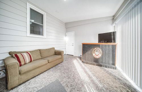 Walk to Lake Erie and Beach Access Home with Deck! - Foto 10