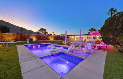 Desert Glow Getaway - Pool - Lounging - Backyard Games - Foto 36