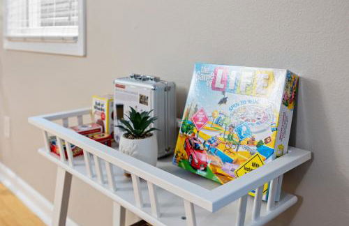 Midtown Apartment with Private Parking and King Bed - Foto 4