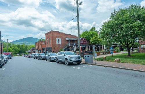 Cherry Street Loft (A) Pet-Friendly & In the Heart of Downtown Black Mtn! - Foto 18