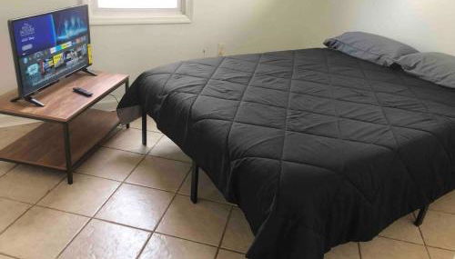 Private 2-bedroom house, free parking, 15-min walk to direct NYC Manhattan train, MetLife Stadium FIFA World Cup 30 minutes away - Foto 4