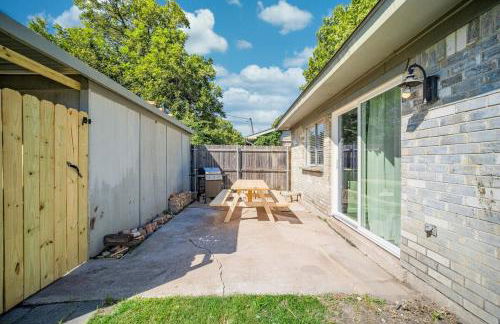 Stunning 4BR 2BA Hot Tub Cozy Holiday Home in Plano - Foto 28