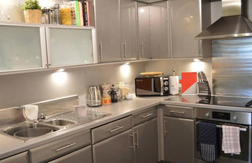 Large 2 bed flat, 2 bath, free parking & lift - Foto 5