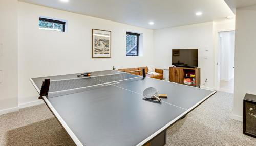 Ski In and Out The Mountainside House with Hot Tub! - Foto 5