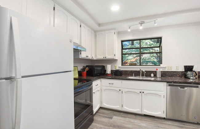 Modern Rustic Retreat - Photo 11