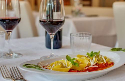 Family Escape With Pools and Sauna - Foto 52