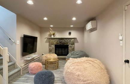 Poconos Modern Chalet I Hot Tub I Home Theater I Fenced Yard I Pet Friendly - Foto 76