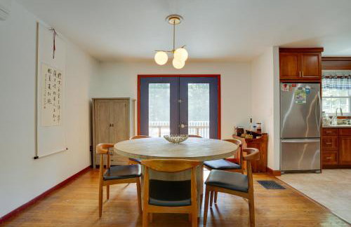 Woodstock Getaway with Hot Tub about 2 Mi to Dtwn! - Foto 10