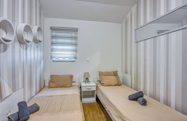 Holiday Home With Pool - Photo 7