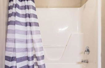 Uptown Stay and Adventures with Pool, Bars & Shops - Photo 2