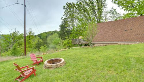 Cozy Cabin w/ Fire Pit: Walk to Lake Taneycomo! - Photo 3