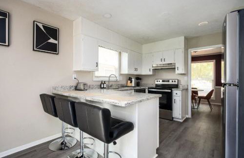 Family & Dog Friendly 4BD-3BA in Stone Mountain - Foto 16