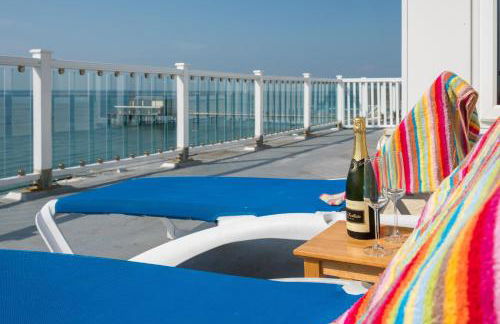 The Penthouse - Photo 11