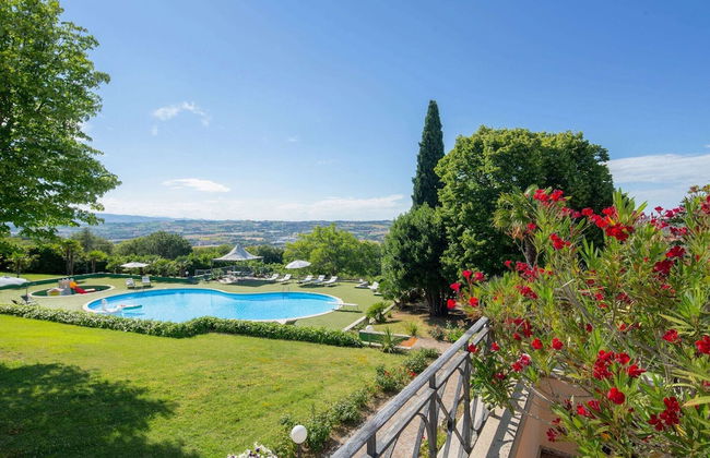 Splendid Villa in Macerata With Pool & Views - Foto 34