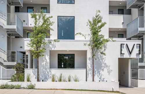 Penthouse Condo on River with Garage and Patio, Walk Downtown - Foto 38