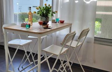 Une Escale en bord de Plage avec piscine et jardins - Photo 1