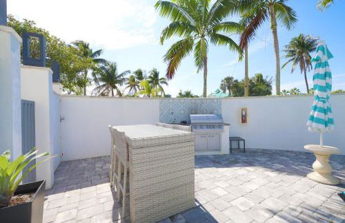 Boca Coastal Stay 2BR 2BA with Pool and Balcony - Foto 28