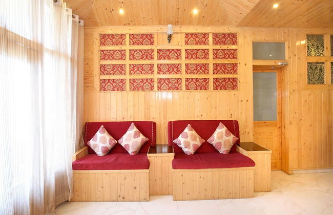 OYO 12170 Home Rustic Villa Kasauli - Photo 13