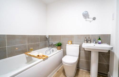 3 Beds with off-street parking for 2 cars, fast Wifi, sleeps 6 - Foto 17