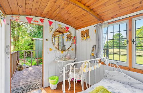 Finest Retreats- Shepherds Hut at Hilltop Farm - Foto 5