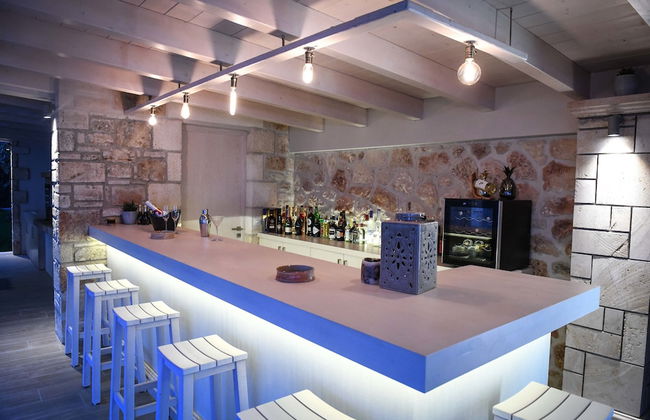 Artina Luxury Villa - Photo 37