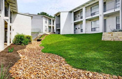 SoCo Chic Apartment Suites Close to Downtown - Foto 30