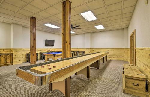 Grand Mountain Retreat in Angel Fire with Game Room! - Foto 12