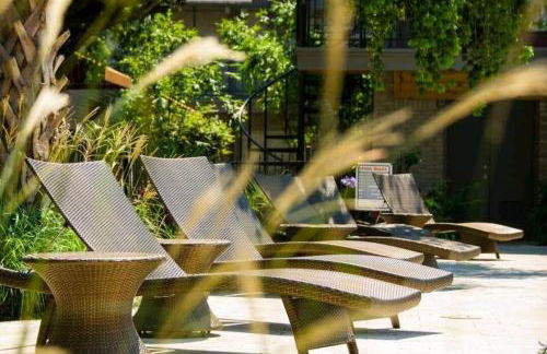 Saltwater Pool 2BR Near Galleria Walkable, Stylish & Central Marquee Uptown - Foto 3