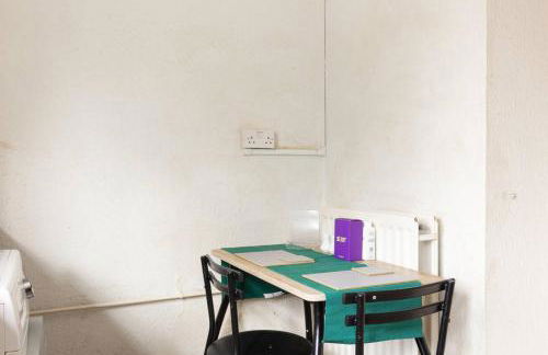 New! Inviting 1BR Flat by Richmond Park with Parking - Foto 4