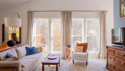 Studio Apt on HRT hosted by Longview Stays - Foto 3