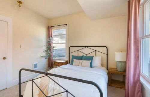 Dream Two-Bedroom in Laurelhurst - 97 WalkScore - Photo 15