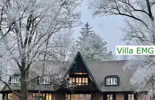 Luxus Ferienhaus Villa EMG München in Moosburg mit Pool, SPA, Kamin, Wald, See für Familien Gruppen bis 24 Personen - Foto 2