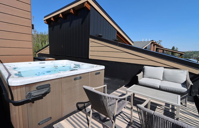 Arrow Luxury Rooftop Shopping and More! - Foto 1