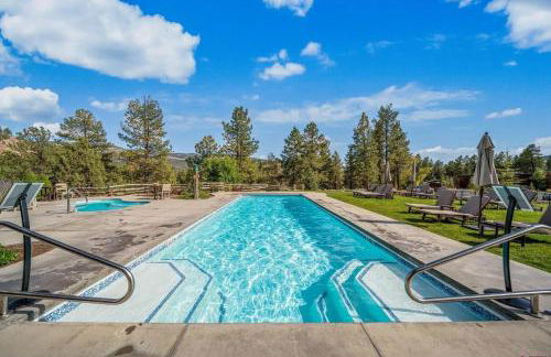 #1Condo Glacier Resort Pool Golf HotTub Sauna Gym - Foto 28