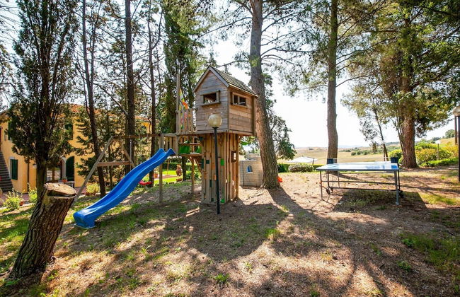 Splendid Holiday Home in Orciatico with Hot Tub & Pool - Foto 17