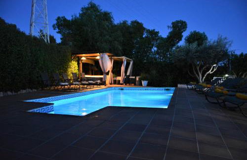 Villa Sitges Ilusión 15 minutes by car from Sitges Sleeps 16 people XXL swimming pool - Foto 61