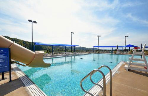 Pet Friendly Galena TH with Views and Indoor Pool! - Foto 30