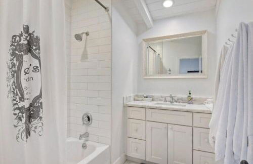 Ocean Views, Across The Street From Beach, Private Patio - Photo 11