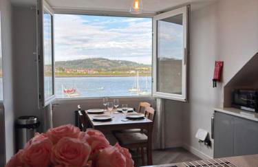 Stylish Coastal Apartment with Breathtaking views - Foto 27