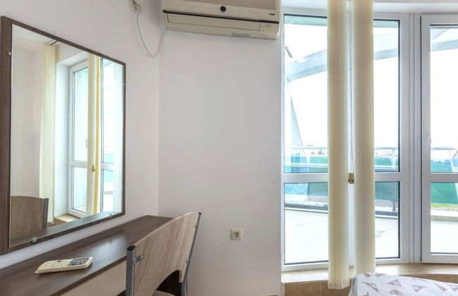 Sea View 1 Bed Apartment With Stunning Ocean Views - Photo 5