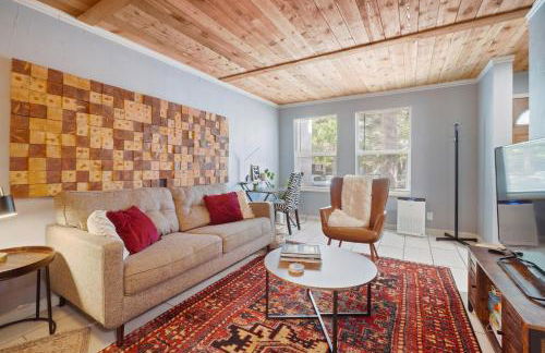 Vibrant and spacious 3 level home by park - Foto 1