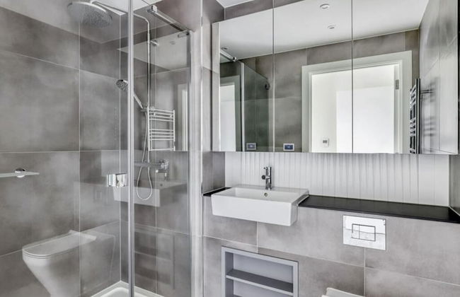 Remarkable 2bed Apartment in London - Photo 18