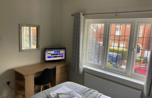 Large 4 bed detached house with parking - Foto 42