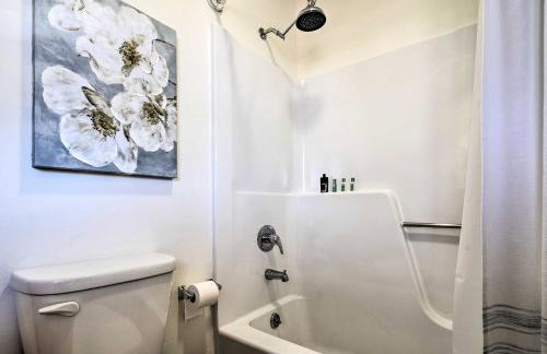 Balcony and Pool Access! Couples Escape in Lake Lure - Foto 14