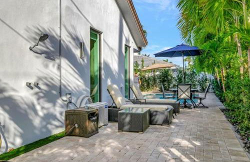 Lynoras Luxe Estate 3 bedroom 3 bath with Modern Design and Heated Pool - Foto 63